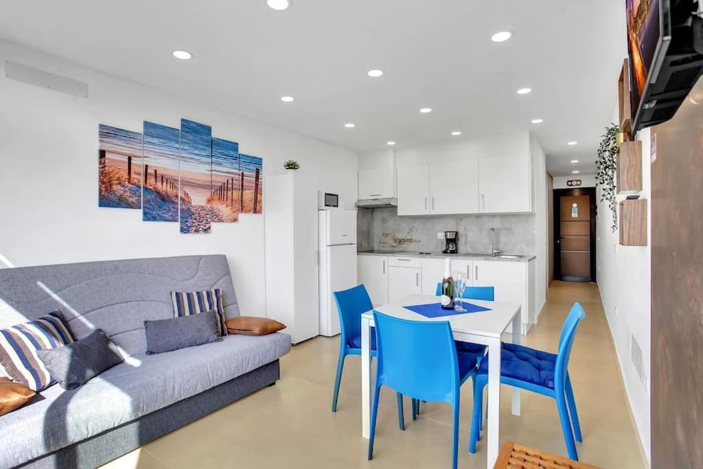 Studio In Torres Del Sol Griffin Near The Beach Arona  Buitenkant foto